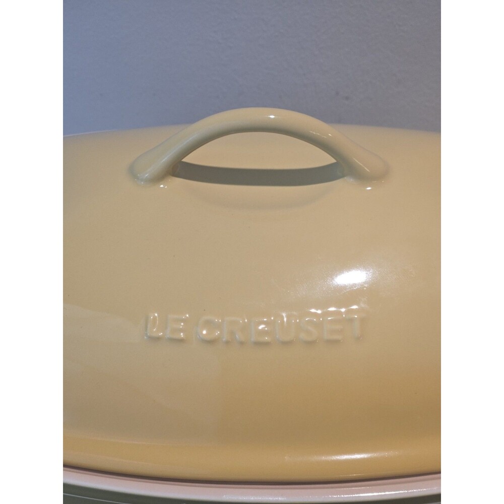 Le Creuset Heritage Deep Covered Rectangular Baker Olive 4.5 Qt Stoneware w/Lid - Picture 3 of 7